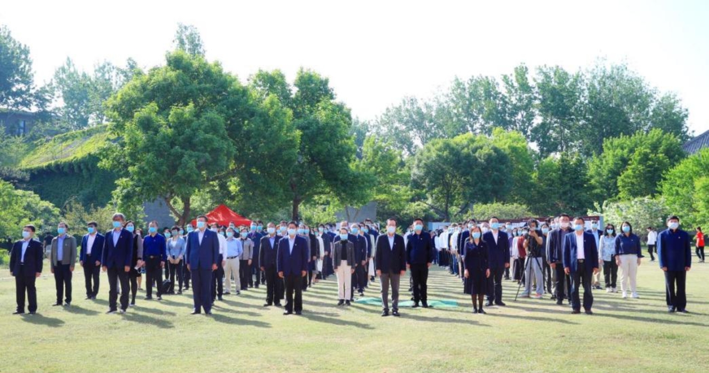 北京大学举办2022年五四主题升旗仪式
