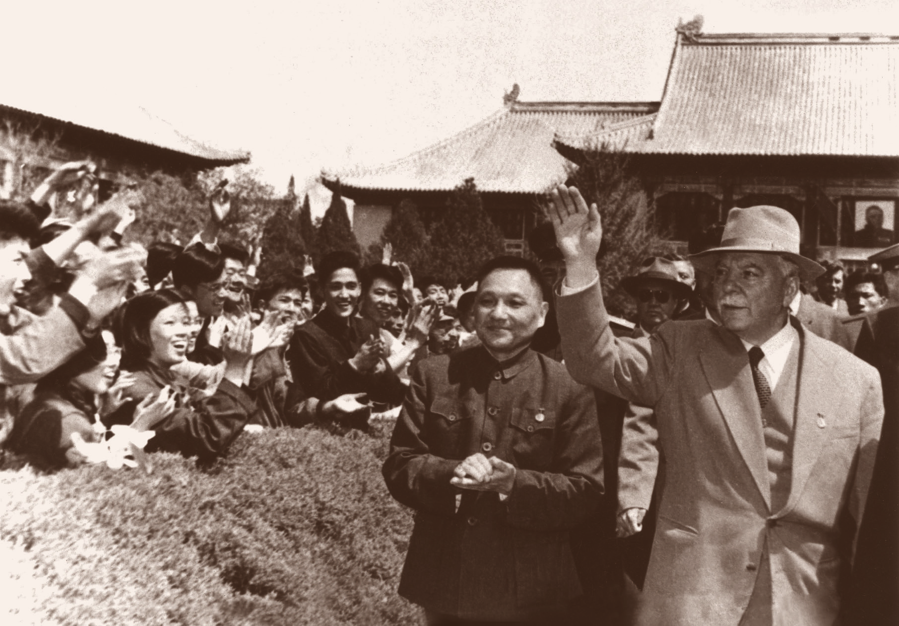 邓小平为北京大学图书馆题写馆名