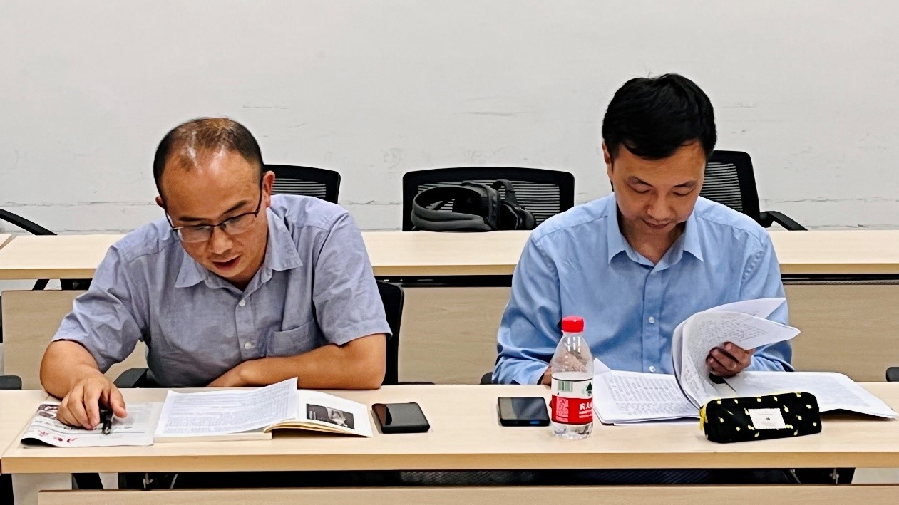 af1405f086a0442fbf8f8e614d7c8c36.jpg 2.社会科学部副部长、党支部书记王周谊介绍北京市第十三次党代会、北京大学第十四次党代会召开情况_副本.jpg
