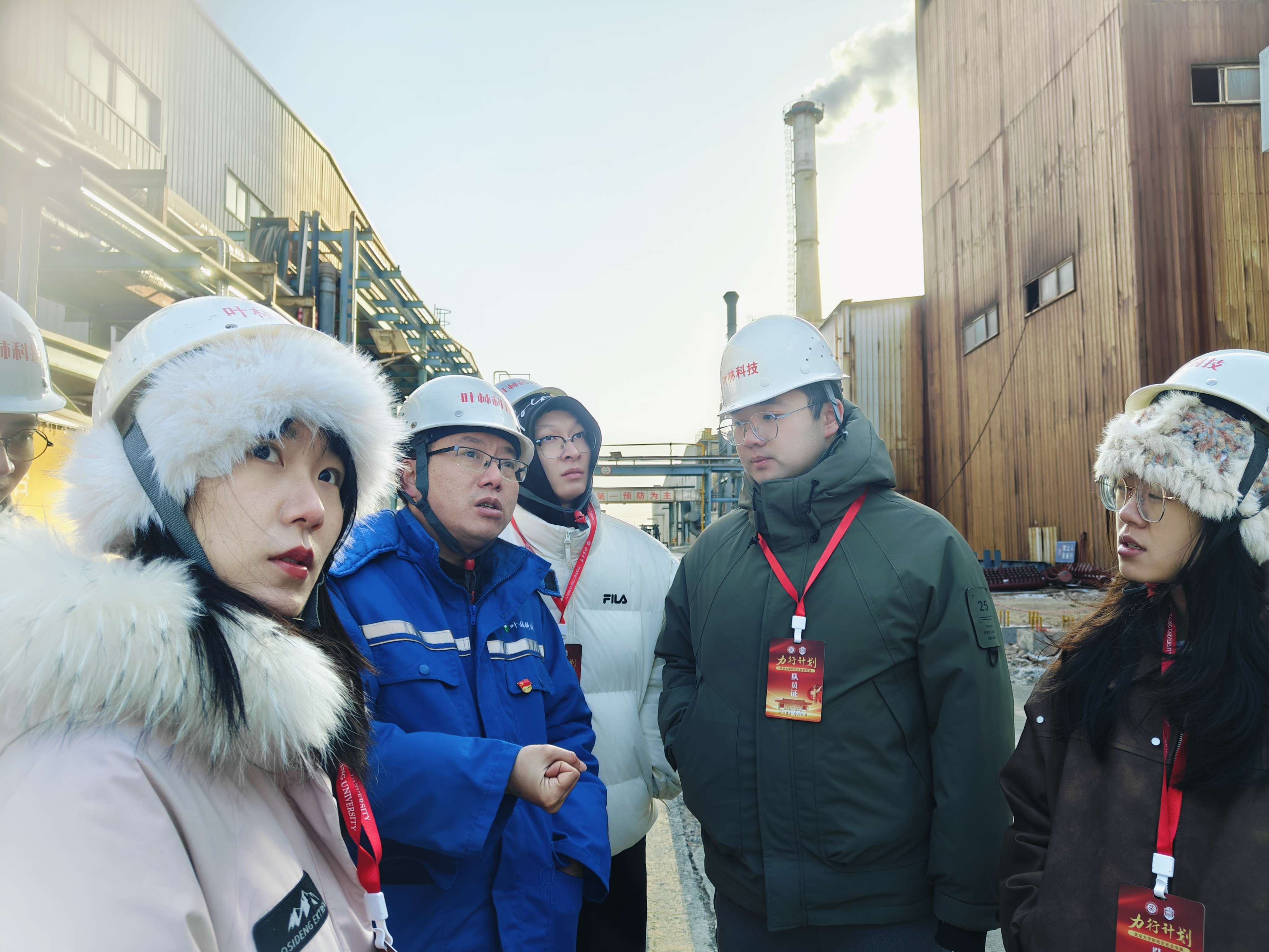 4+实践团在甘肃叶林环保科技有限公司调研.jpg