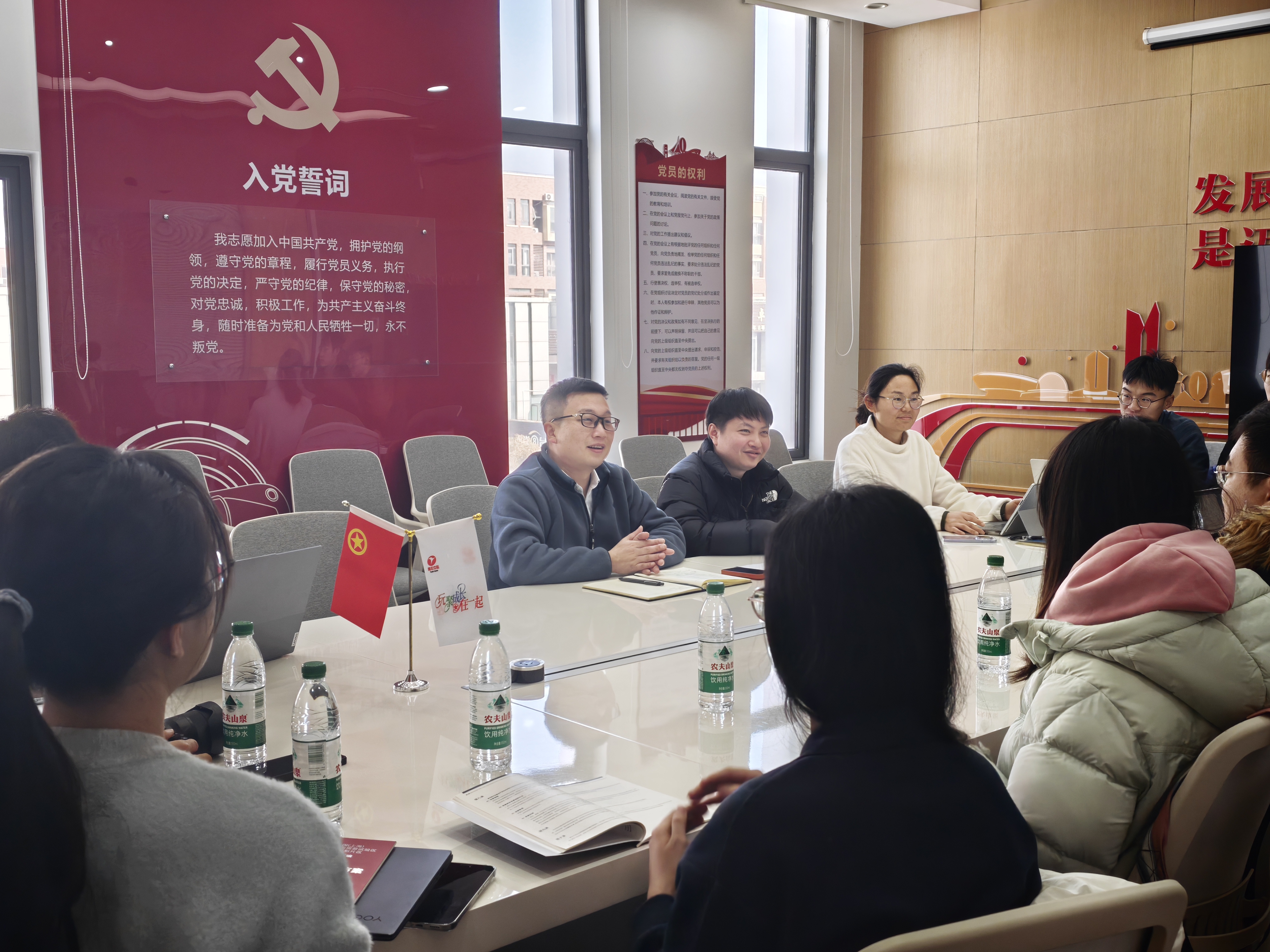 10+实践成果总结交流会现场.jpg