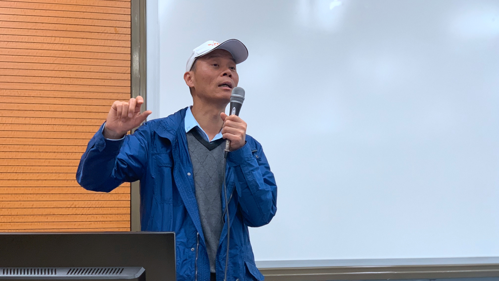 a5e95b4e6def4cd689c5c6b50c21ddd4.jpg feng1.jpg