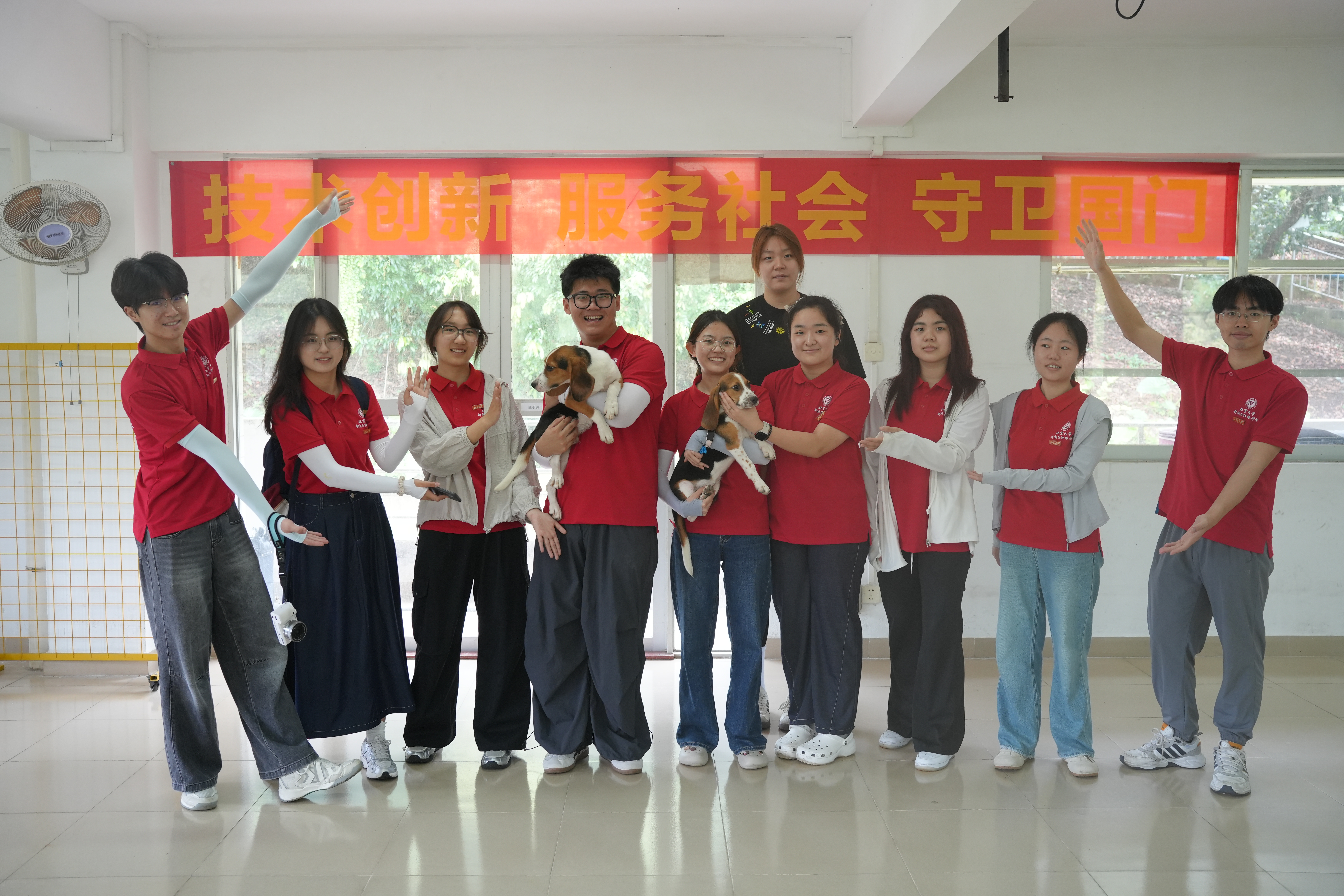 实践团在广东国家犬类实验动物资源库.JPG